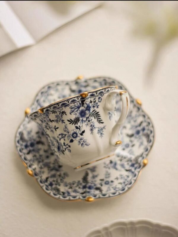 RoyalBloom – Classic Cup & Saucer Set