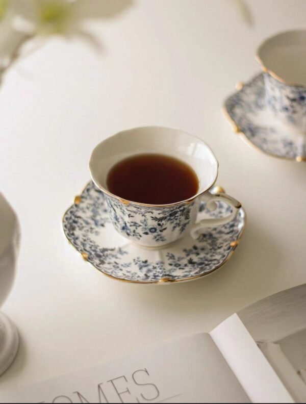 RoyalBloom – Classic Cup & Saucer Set