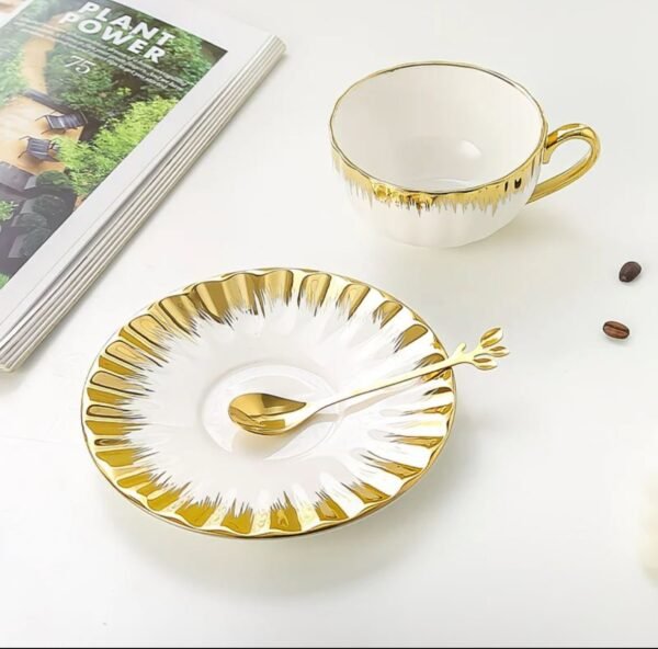 Aurelia – White Cup & Saucer Set